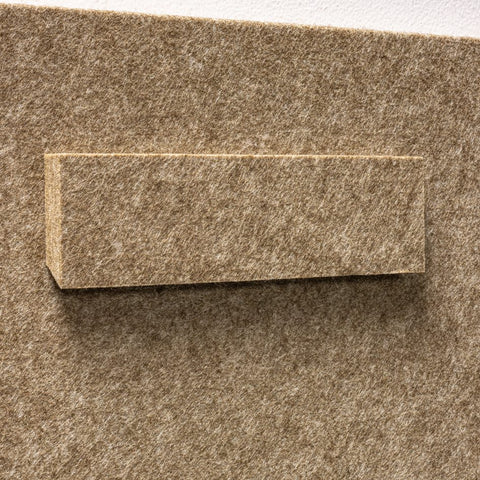 Mounting system of FeltArt 'Modura' in the color olive mist.