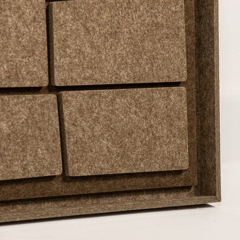 Frame detail (side) of FeltArt 'Modura' in the color olive mist.